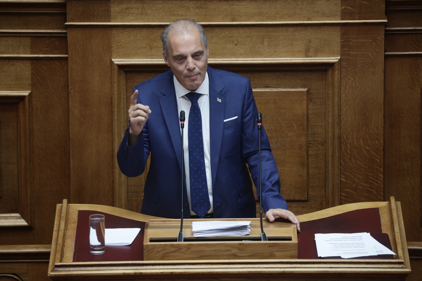 Ελληνική Λύση για παραίτηση Μηταράκη: Η ΝΔ διακατέχεται από «ταυτοτική κρίση»