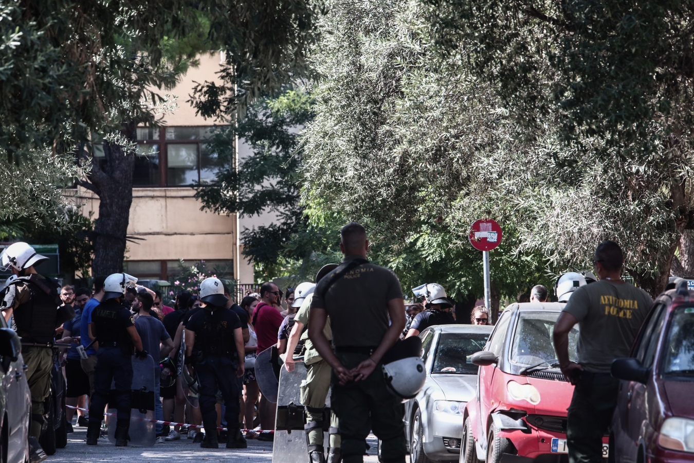 Έξωση Πατήσια: Διώχνουν μονογονεϊκή οικογένεια για χρέος 800 ευρώ – Χτυπήθηκε συγκέντρωση αλληλέγγυων