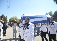 Κιλκίς: Συγγενείς και φίλοι αποχαιρετούν τον Περικλή Στεφανίδη