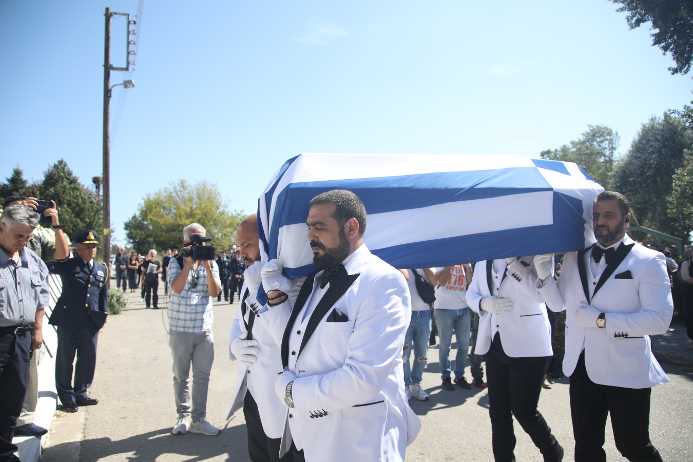 Κιλκίς: Συγγενείς και φίλοι αποχαιρετούν τον Περικλή Στεφανίδη