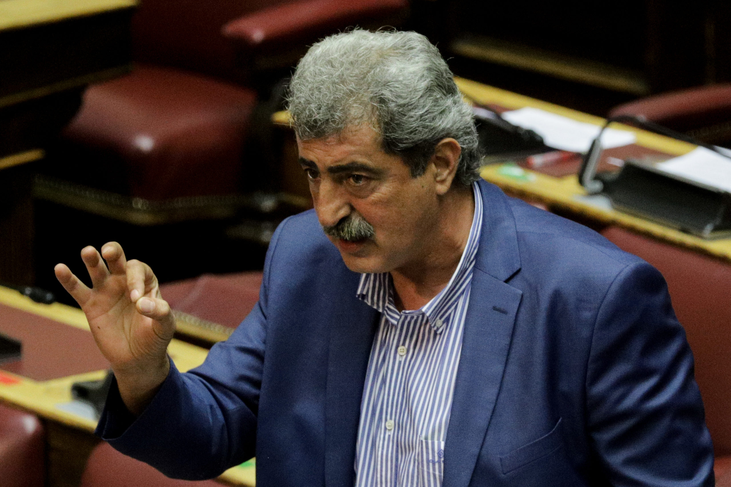 Πολάκης: “Σφάζει” με το γάντι τον Τσακαλώτο – «Θολούρες, δηθενιές και αστική αυτοπεποίθηση»