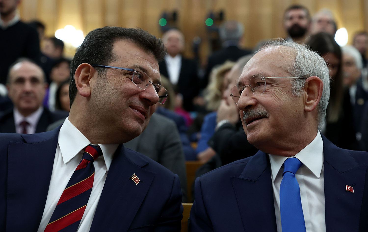 Τουρκία: Ο Ιμάμογλου κήρυξε “πόλεμο” στον Κιλιτσντάρογλου και τον καλεί να παραιτηθεί