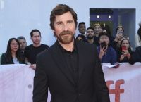 Christian Bale: Στη Μύκονο με την γυναίκα του και την κόρη του