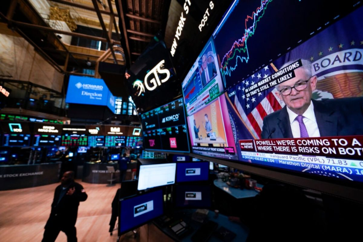 Η Fed κάνει τη μεγαλύτερη αύξηση επιτοκίων από το 2001