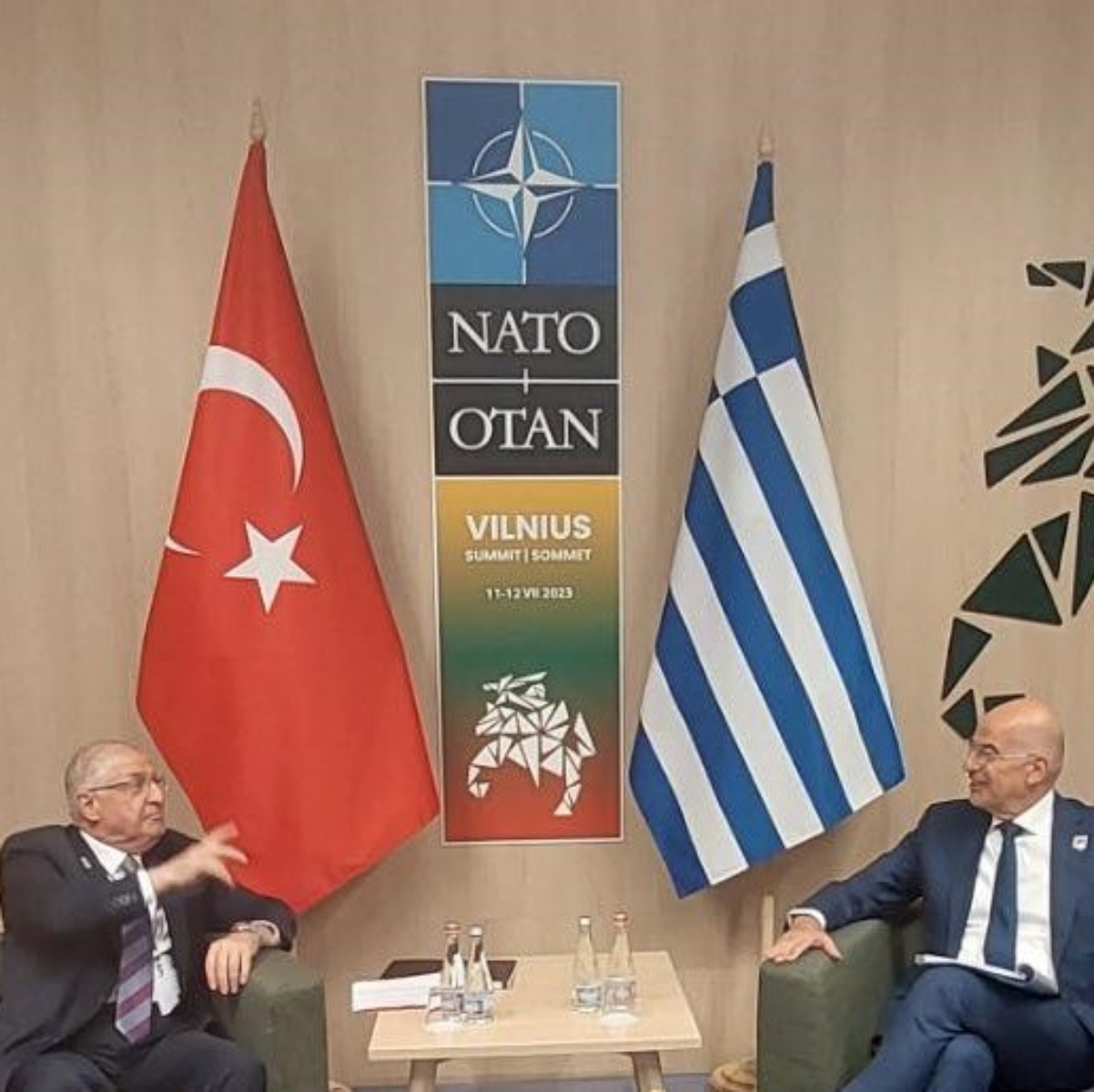 Συνάντηση Δένδια με τον Τούρκο υπουργό Εθνικής Άμυνας – Τι συμφώνησαν