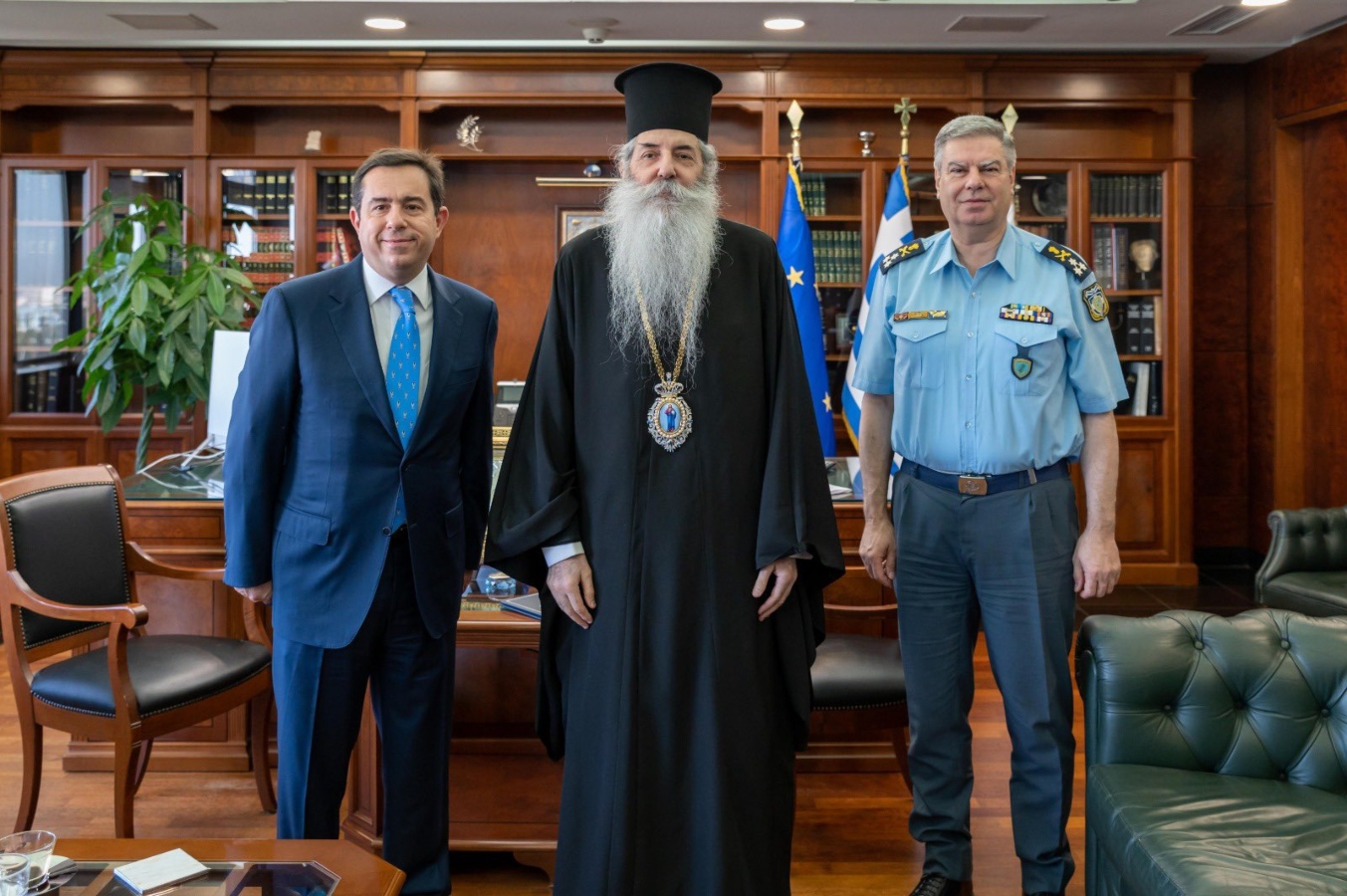 Μηταράκης: Συνάντηση με εκπροσώπους της Εκκλησίας για τις νέες ταυτότητες
