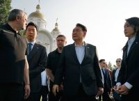 Ουκρανία: Αιφνιδιαστική επίσκεψη του προέδρου της Νότιας Κορέας