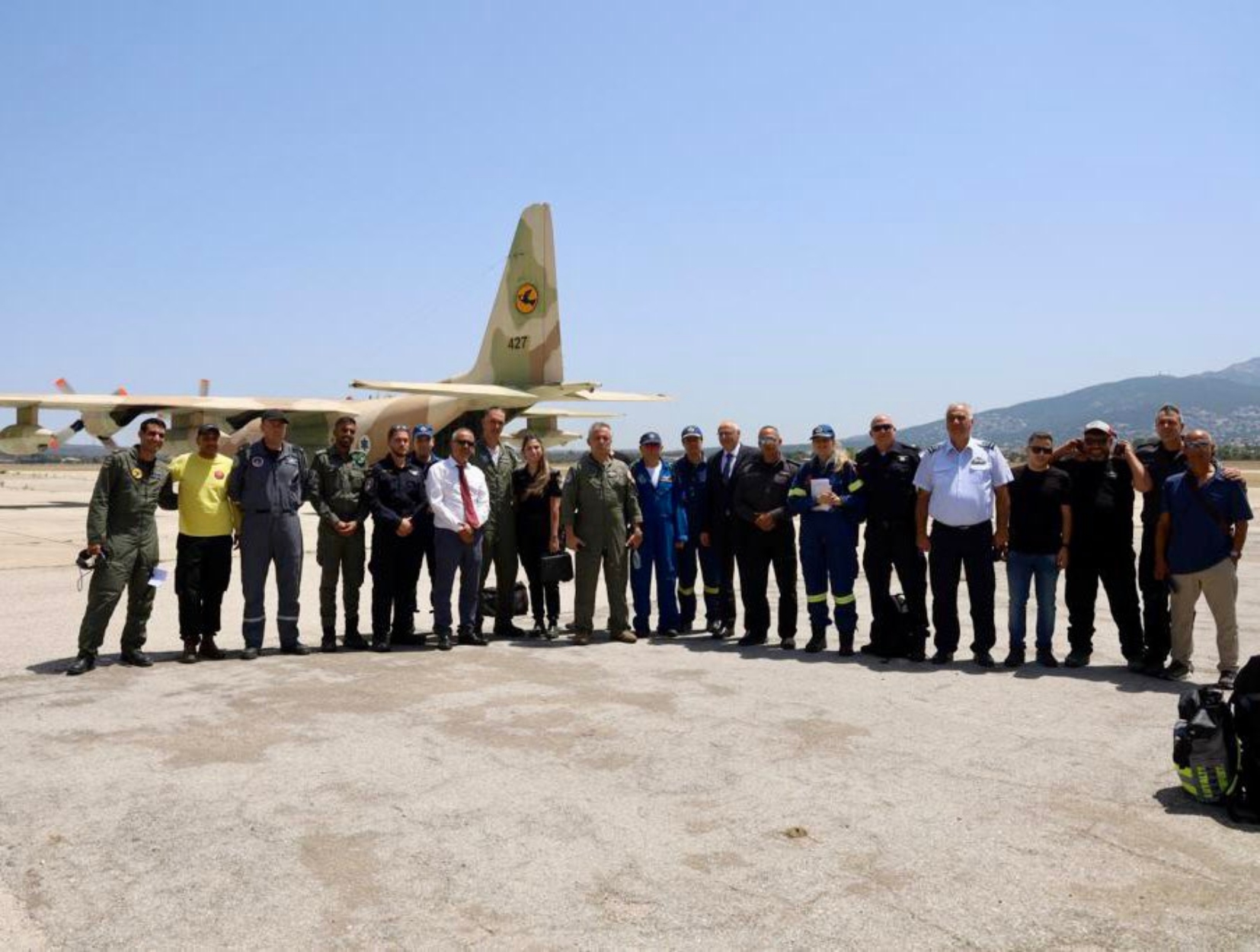 Έφτασαν στην Ελλάδα τα δύο ισραηλινά πυροσβεστικά – Ρίχνονται στα μέτωπα της πυρκαγιάς