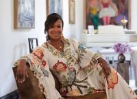 Nicole Avant: Το νέο της βιβλίο για το πως είναι να ζεις με ευγνωμοσύνη και υπηρετώντας τον συνάνθρωπο