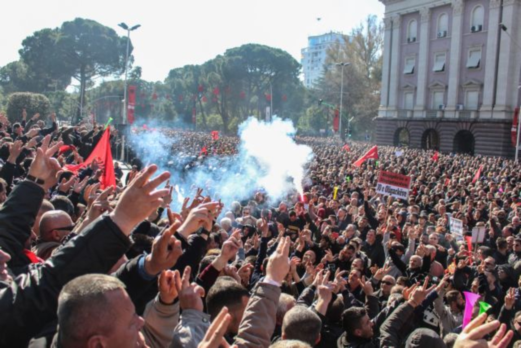 Αλβανία: Η διαφθορά μείζων πρόβλημα για τους πολίτες