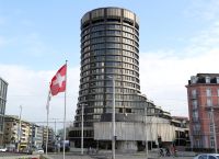 BIS: «Αντιμέτωπη με την πραγματικότητα» η παγκόσμια οικονομία