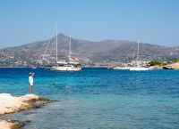 Moody’s: Tourists will now prefer Greece and Southern Europe during Spring and Autumn