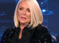 Ρούλα Κορομηλά: «Από το 2007 δίνω μάχη με ένα θηρίο που ζει μέσα στο σώμα μου» [vid]