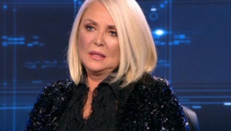 Ρούλα Κορομηλά: «Από το 2007 δίνω μάχη με ένα θηρίο που ζει μέσα στο σώμα μου» [vid]