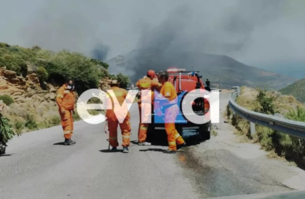 Σε τρία μέτωπα η πυρκαγιά στην Κάρυστο- Εκκενώνεται το χωριό Ποτάμι