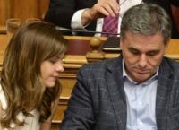 FAZ: Ανασύνταξη στον ΣΥΡΙΖΑ μετά τον Τσίπρα και «μάχη» Αχτσιόγλου–Τσακαλώτου