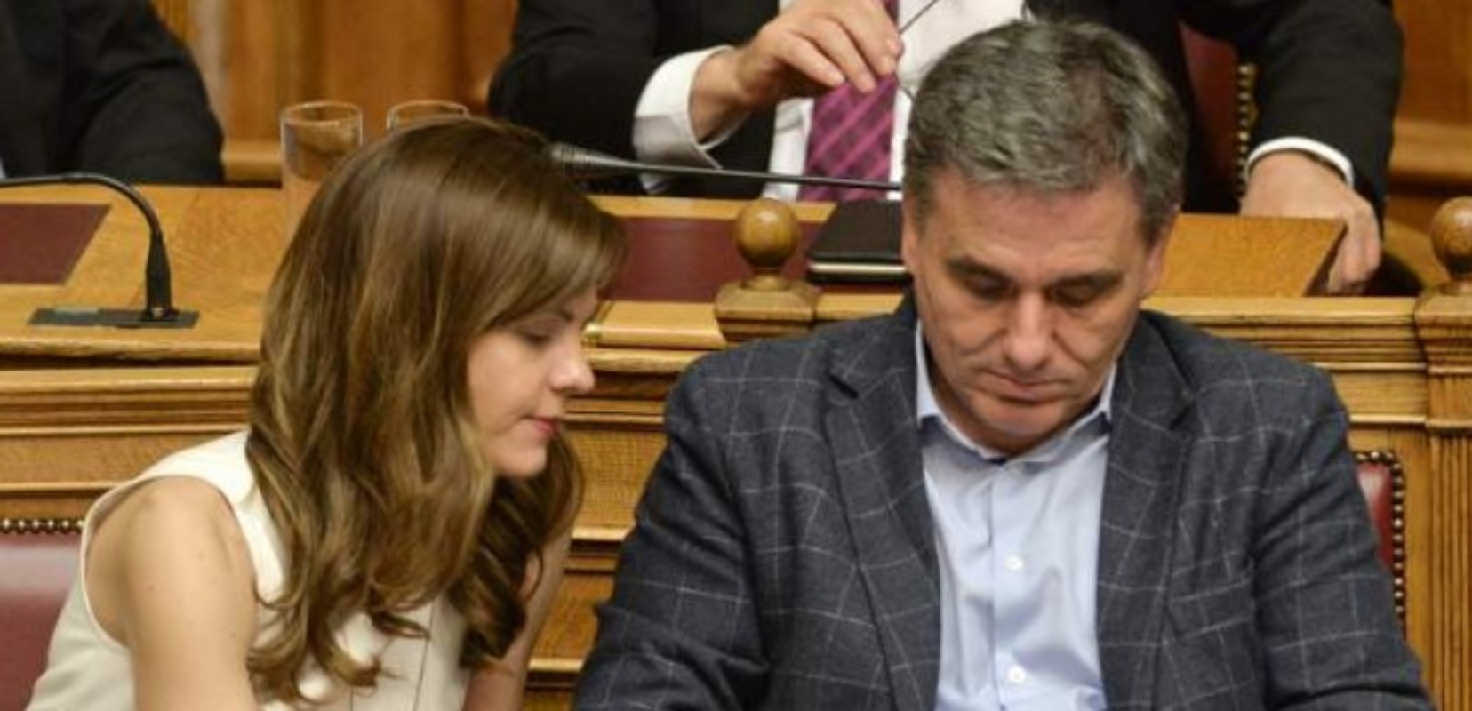 FAZ: Ανασύνταξη στον ΣΥΡΙΖΑ μετά τον Τσίπρα και «μάχη» Αχτσιόγλου–Τσακαλώτου