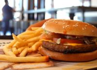 Η McDonald’s περιορίζει τη χρήση ντομάτας στην Ινδία εν μέσω αύξησης των τιμών