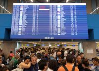 Έφθασαν στην Αθήνα οι πρώτες πτήσεις με τουρίστες από τη Ρόδο – Η επόμενη μέρα για το νησί