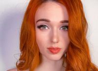 Η Amouranth βγάζει  2.000.000 τον μήνα με το κολασμένο κορμάκι της