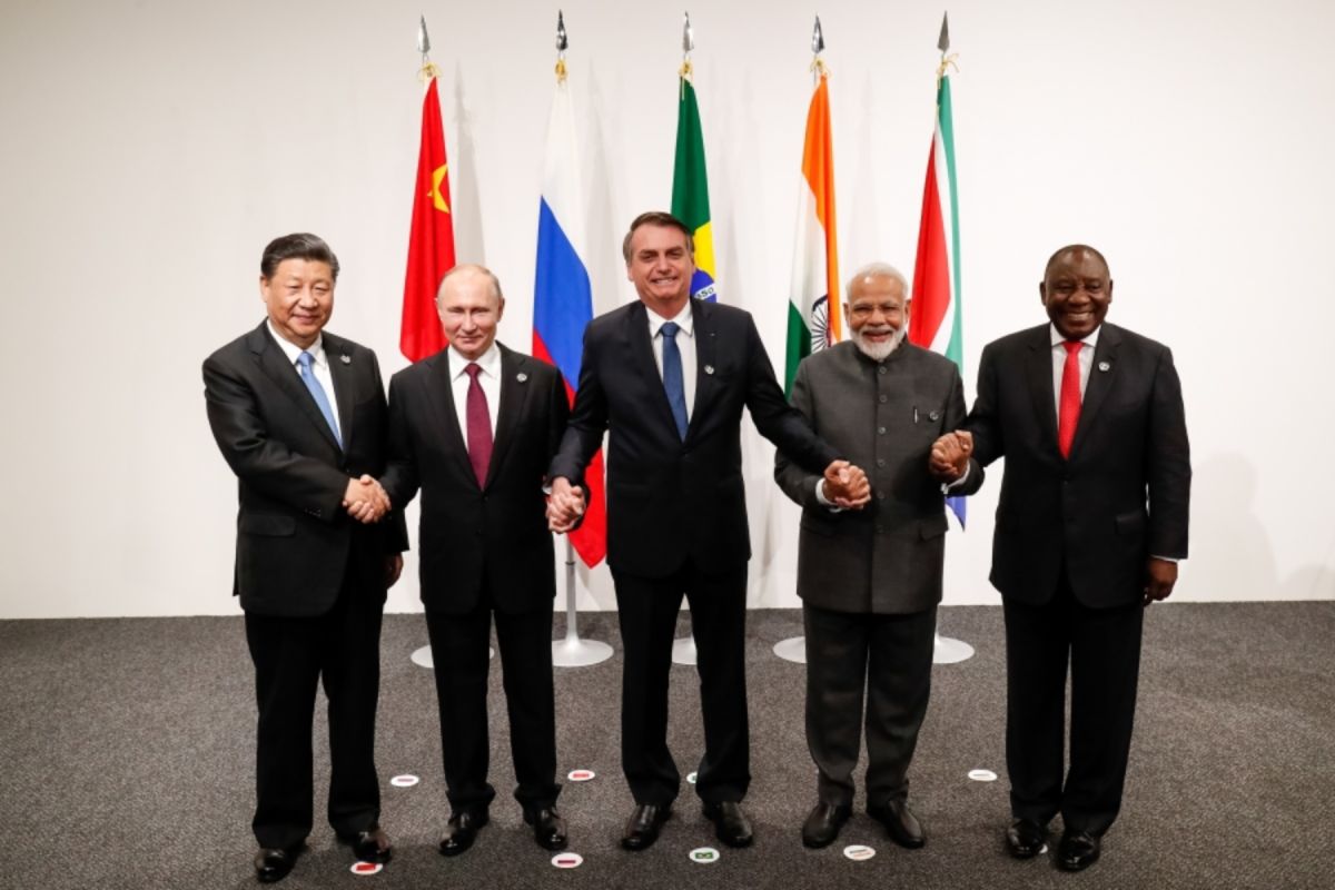 Δεκάδες χώρες στον προθάλαμο των BRICS