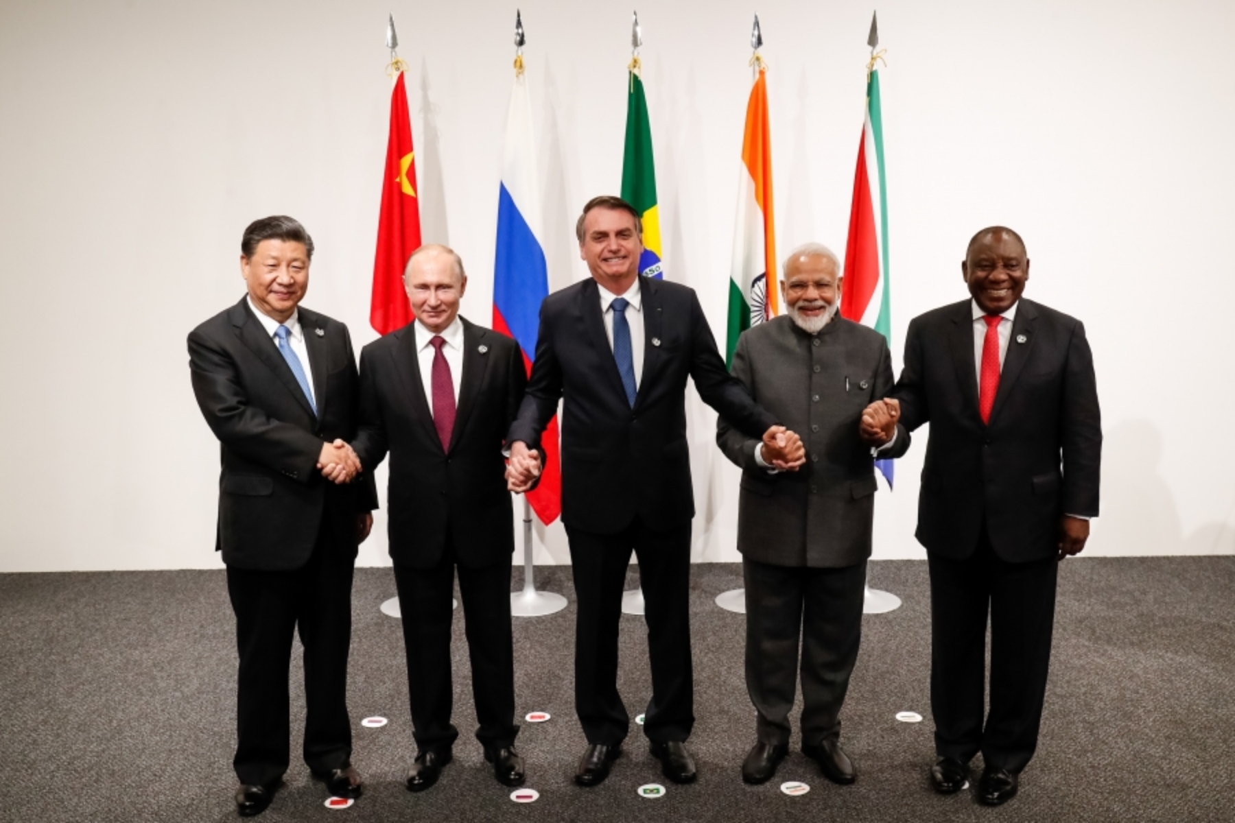 Δεκάδες χώρες στον προθάλαμο των BRICS