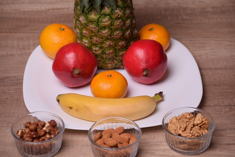 Τα τρία superfoods που πρέπει να έχουμε στο πιάτο μας κάθε μέρα εάν είμαστε άνω των 40