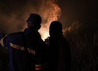Φωτιά στη Ρόδο σε 3 μέτωπα: 112 εκκένωσης σε Γεννάδι, Κιοτάρι, Πεύκοι, Λίνδο, Κάλαθο