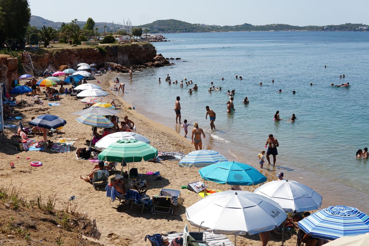 “Σπάει κοντέρ” η Πάρος με 11.500 τετραγωνικά παράνομης κατάληψης – Μαρινάκης: Ο νόμος θα εφαρμοστεί
