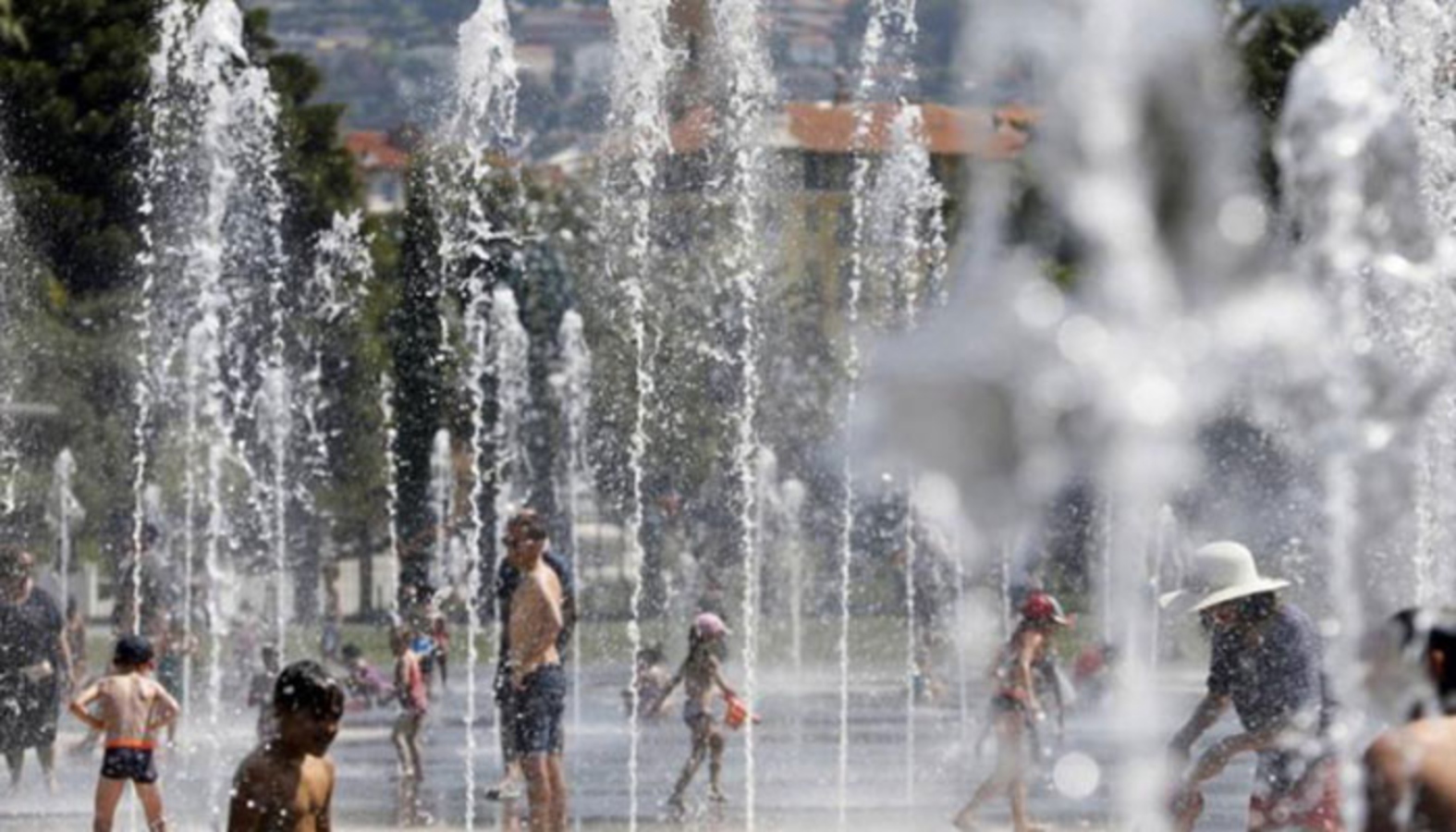 Επιστρέφει ο καύσωνας με τη θερμοκρασία να φτάνει τους 44 βαθμούς