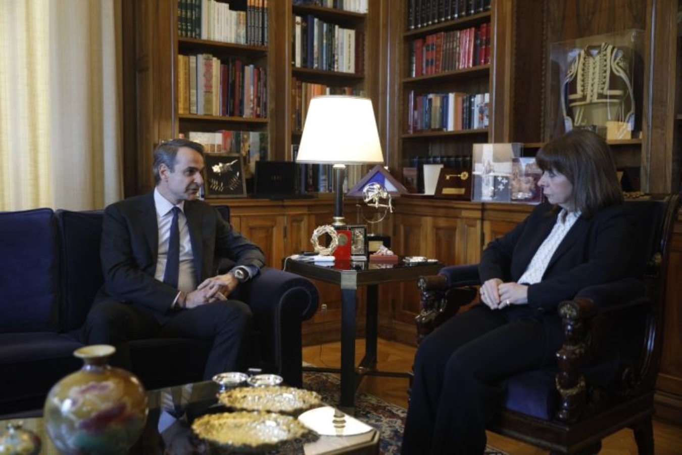Συνάντηση Σακελλαροπούλου-Μητσοτάκη την Πέμπτη στο Προεδρικό Μέγαρο