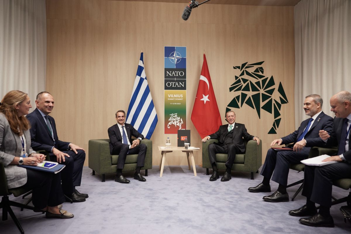 FAZ: Γιατί ο Ερντογάν προσεγγίζει την Ελλάδα