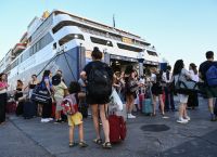 Εξοδος: 98.000 επιβάτες αναχώρησαν από τα λιμάνια της Αττικής το Σαββατοκύριακο