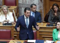 Σκρέκας: Πρόστιμα 206,5 χιλ. ευρώ σε εταιρείες για διακίνηση 15,6 τόνων παράνομου φρέοντος