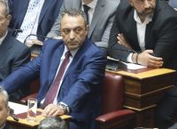 Υπό διάλυση οι «Σπαρτιάτες»: Αποχώρησε ο βουλευτής Γ. Μανούσος  Στην πόρτα της εξόδου ο κ. Φλώρος