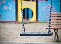 «Τον τίναξε το ρεύμα»: Τι λέει η μητέρα του 11χρονου που έπαθε ηλεκτροπληξία σε παιδική χαρά