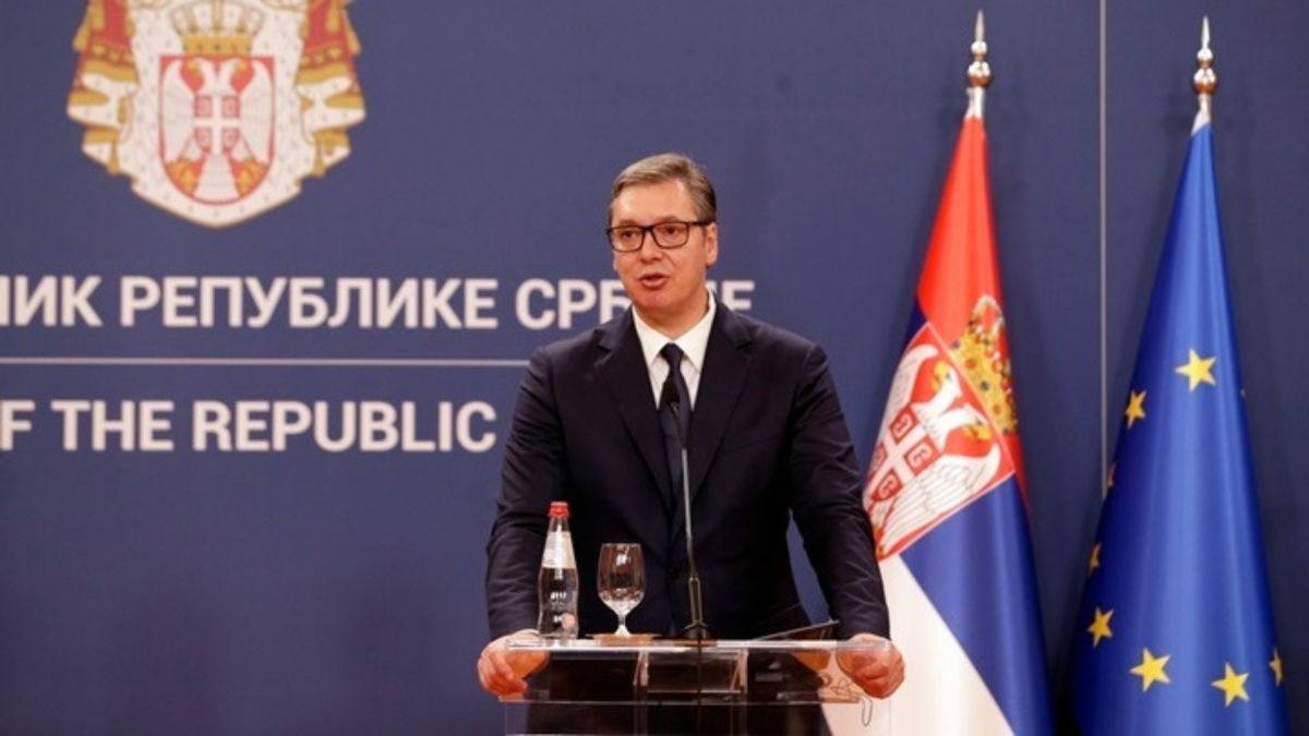 Σερβία: Από το εθνικό πένθος στην αμφισβήτηση του Βούτσιτς