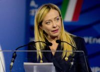 Μελόνι: Ειρήνη στην Ουκρανία χωρίς παράδοση εδαφών