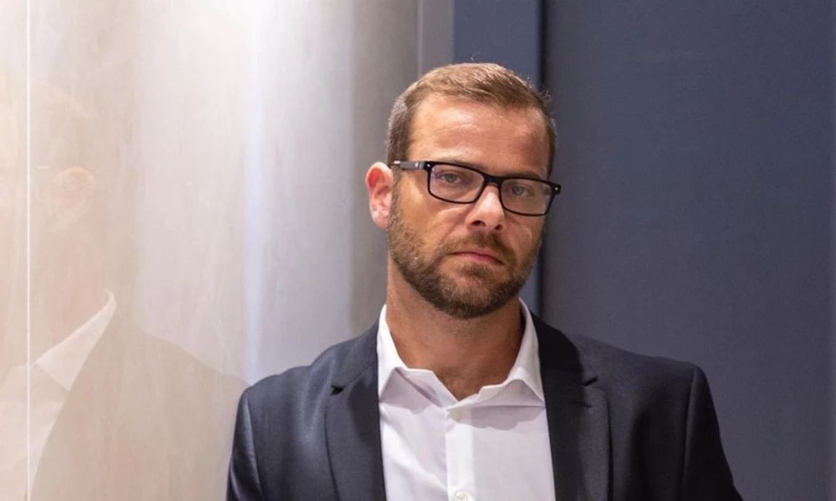 Ορέστης Τζιόβας: «Βγήκα πιο δυνατός από τα ναρκωτικά και το αλκοόλ»