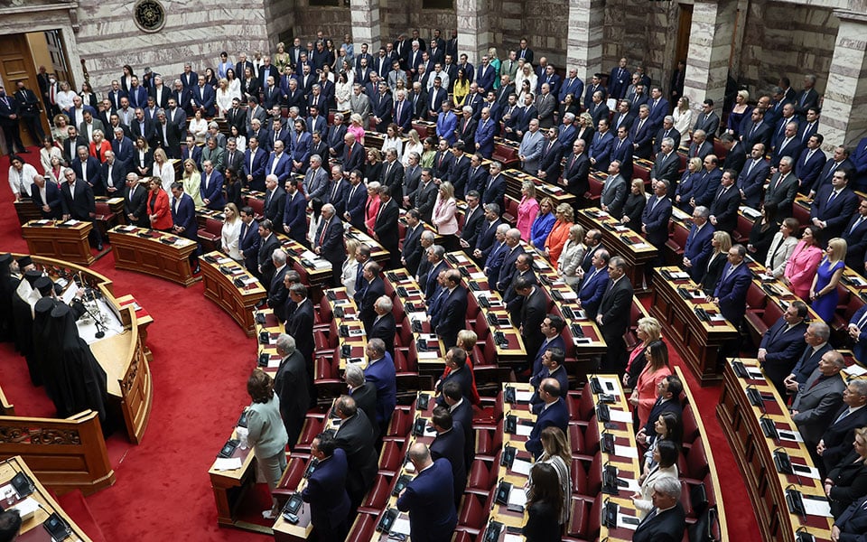 Πυρκαγιές: Κλιμακώνεται η αντιπαράθεση κυβέρνησης – αντιπολίτευσης