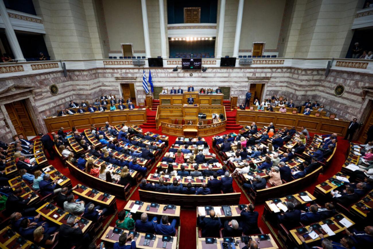 Σφοδρή πολιτική αντιπαράθεση στις φλόγες