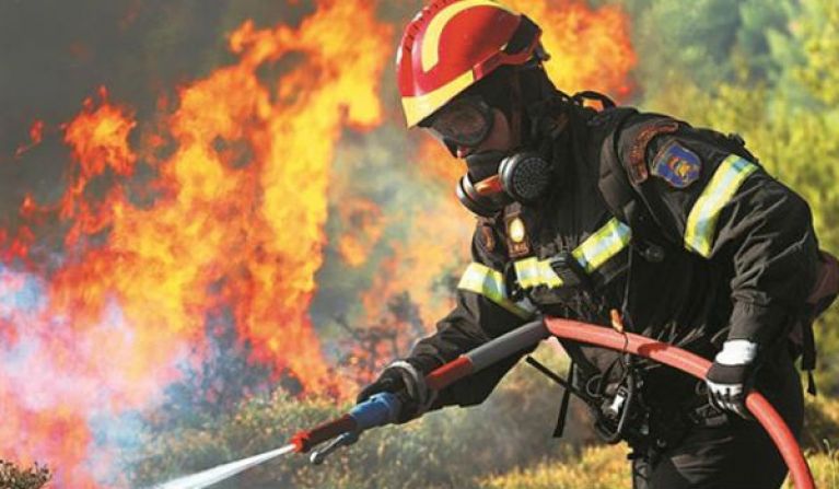 Αρκαδία: Υπό μερικό έλεγχο η φωτιά στο Μετόχι της Ιεράς Μονής Παναγίας της Κανδήλας