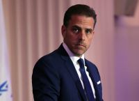 Χάντερ Μπάιντεν: Στρίπερ φίλη του αποκαλύπτει ότι είναι εθισμένος στα ναρκωτικά και στο σπρέι μαυρίσματος Χάντερ Μπάιντεν: Στρίπερ φίλη του αποκαλύπτει ότι είναι εθισμένος στα ναρκωτικά και στο σπρέι μαυρίσματος