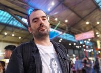 Πλατεία Αττικής: Τραγικό θάνατο βρήκε 37χρονος δημοσιογράφος από φωτιά στο σπίτι του