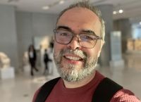 Ανδρέας Κονάνος: Με ένα βίντεο στο Youtube αποκάλυψε ο πρώην ιερέας ότι είναι ομοφυλόφιλος