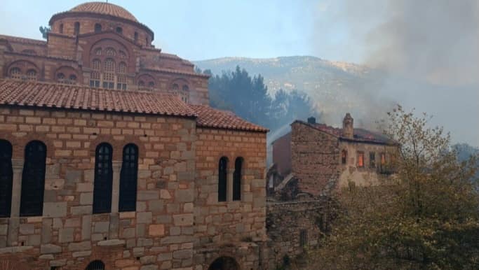 Fire in Greece: The historic 10th-century Hosios Loukas monastery is burning – See video and photos