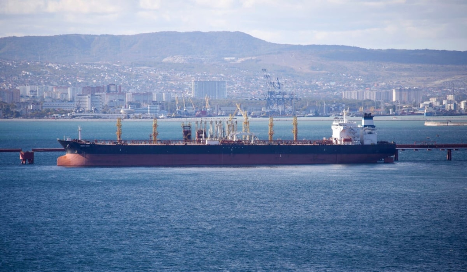 Ρωσία: Έσοδα από εξαγωγές πετρελαίου με ελληνικά πλοία
