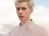 Ο Troye Sivan σε ένα ενδιαφέρον παιχνίδι ανίχνευσης ψεύδους