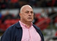 Μπέος κατά Προϊσταμένης Μνημείων στο Βόλο: «Τόφαλος, τρώει 7 σοκολατάκια, δεν χωράει από την πόρτα»