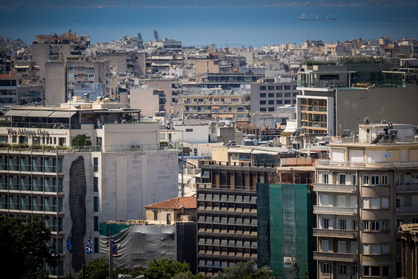 Επιστρέφουν οι θυρωροί στις πολυκατοικίες – Σε λίστα αναμονής για μια θέση